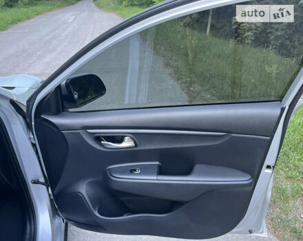 Сірий Кіа Rio X, об'ємом двигуна 1.59 л та пробігом 20 тис. км за 17500 $, фото 85 на Automoto.ua