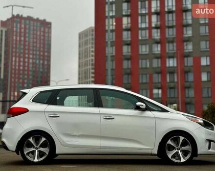 Белый Киа Rondo, объемом двигателя 2 л и пробегом 189 тыс. км за 9900 $, фото 7 на Automoto.ua