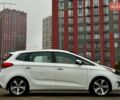 Белый Киа Rondo, объемом двигателя 2 л и пробегом 189 тыс. км за 9900 $, фото 7 на Automoto.ua