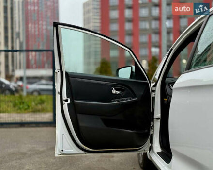 Белый Киа Rondo, объемом двигателя 2 л и пробегом 189 тыс. км за 9900 $, фото 18 на Automoto.ua