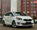 Белый Киа Rondo, объемом двигателя 2 л и пробегом 189 тыс. км за 9900 $, фото 1 на Automoto.ua