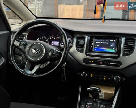 Черный Киа Rondo, объемом двигателя 2 л и пробегом 227 тыс. км за 10900 $, фото 26 на Automoto.ua