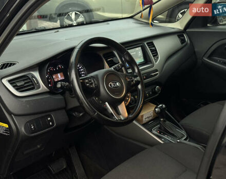 Черный Киа Rondo, объемом двигателя 2 л и пробегом 227 тыс. км за 10900 $, фото 17 на Automoto.ua