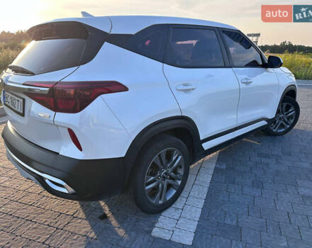 Белый Киа Seltos, объемом двигателя 1.6 л и пробегом 154 тыс. км за 19700 $, фото 8 на Automoto.ua