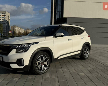 Белый Киа Seltos, объемом двигателя 1.6 л и пробегом 180 тыс. км за 22000 $, фото 5 на Automoto.ua
