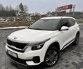Белый Киа Seltos, объемом двигателя 1.6 л и пробегом 145 тыс. км за 19999 $, фото 1 на Automoto.ua