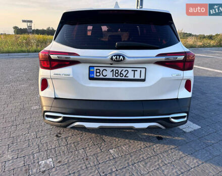 Белый Киа Seltos, объемом двигателя 1.6 л и пробегом 154 тыс. км за 19700 $, фото 9 на Automoto.ua