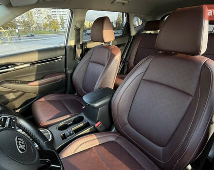 Белый Киа Seltos, объемом двигателя 1.6 л и пробегом 180 тыс. км за 22000 $, фото 9 на Automoto.ua