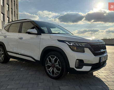 Белый Киа Seltos, объемом двигателя 1.6 л и пробегом 180 тыс. км за 22000 $, фото 1 на Automoto.ua