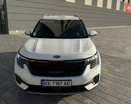 Белый Киа Seltos, объемом двигателя 1.6 л и пробегом 180 тыс. км за 22000 $, фото 3 на Automoto.ua