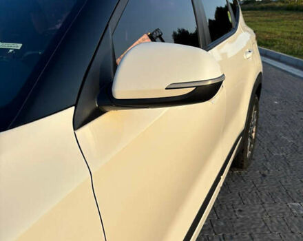 Белый Киа Seltos, объемом двигателя 1.6 л и пробегом 154 тыс. км за 19700 $, фото 3 на Automoto.ua