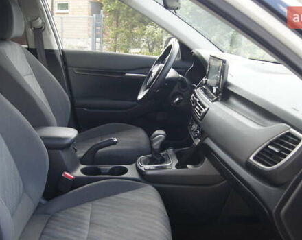 Белый Киа Seltos, объемом двигателя 1.98 л и пробегом 30 тыс. км за 17777 $, фото 29 на Automoto.ua