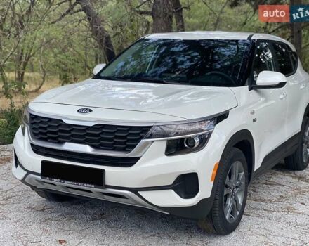 Киа Seltos 2020 в Соленом на Automoto.ua Белый Киа Seltos, объемом двигателя 1.98 л и пробегом 30 тыс. км за 18500 $, фото 8 на Automoto.ua