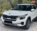 Белый Киа Seltos, объемом двигателя 1.98 л и пробегом 30 тыс. км за 18500 $, фото 6 на Automoto.ua