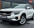 Белый Киа Seltos, объемом двигателя 2 л и пробегом 139 тыс. км за 17698 $, фото 2 на Automoto.ua