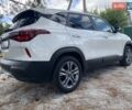 Белый Киа Seltos, объемом двигателя 1.98 л и пробегом 30 тыс. км за 18500 $, фото 1 на Automoto.ua