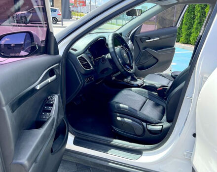 Белый Киа Seltos, объемом двигателя 1.6 л и пробегом 153 тыс. км за 19200 $, фото 3 на Automoto.ua