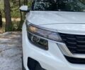 Белый Киа Seltos, объемом двигателя 1.98 л и пробегом 30 тыс. км за 18500 $, фото 2 на Automoto.ua