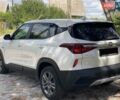 Белый Киа Seltos, объемом двигателя 1.98 л и пробегом 30 тыс. км за 18500 $, фото 8 на Automoto.ua
