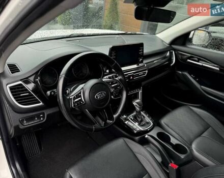 Белый Киа Seltos, объемом двигателя 2 л и пробегом 139 тыс. км за 17698 $, фото 36 на Automoto.ua