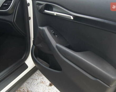 Белый Киа Seltos, объемом двигателя 1.98 л и пробегом 30 тыс. км за 17777 $, фото 22 на Automoto.ua