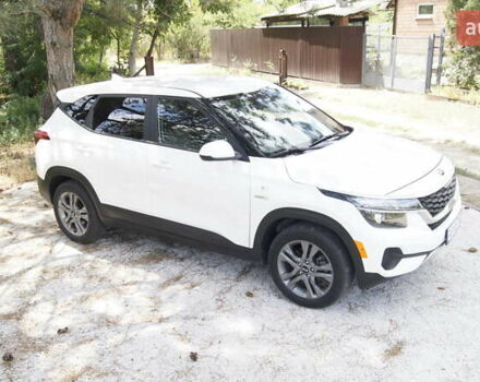 Белый Киа Seltos, объемом двигателя 1.98 л и пробегом 30 тыс. км за 17777 $, фото 12 на Automoto.ua