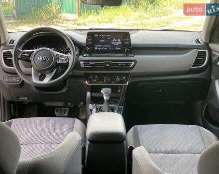 Киа Seltos 2020 в Соленом на Automoto.ua Белый Киа Seltos, объемом двигателя 1.98 л и пробегом 30 тыс. км за 18500 $, фото 42 на Automoto.ua