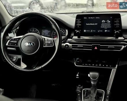 Белый Киа Seltos, объемом двигателя 2 л и пробегом 139 тыс. км за 17698 $, фото 56 на Automoto.ua