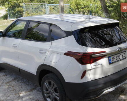 Киа Seltos 2020 в Соленом на Automoto.ua Белый Киа Seltos, объемом двигателя 1.98 л и пробегом 30 тыс. км за 18500 $, фото 10 на Automoto.ua