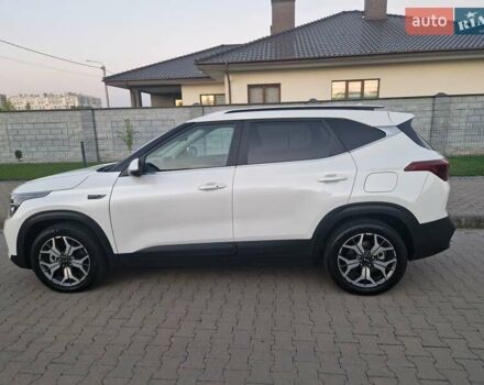 Белый Киа Seltos, объемом двигателя 2 л и пробегом 67 тыс. км за 23900 $, фото 6 на Automoto.ua