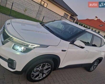 Белый Киа Seltos, объемом двигателя 2 л и пробегом 67 тыс. км за 23900 $, фото 15 на Automoto.ua