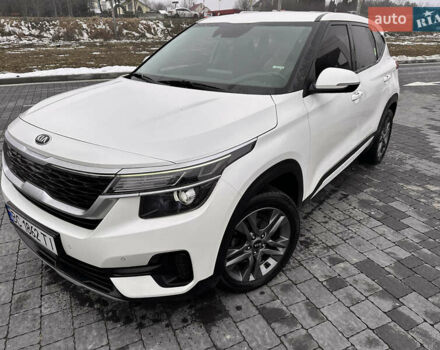 Белый Киа Seltos, объемом двигателя 1.6 л и пробегом 145 тыс. км за 19999 $, фото 1 на Automoto.ua