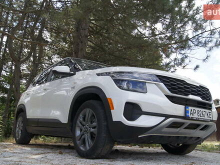 Белый Киа Seltos, объемом двигателя 1.98 л и пробегом 30 тыс. км за 17777 $, фото 1 на Automoto.ua