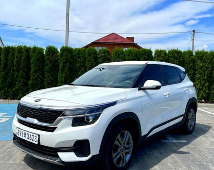 Белый Киа Seltos, объемом двигателя 1.6 л и пробегом 153 тыс. км за 19200 $, фото 1 на Automoto.ua