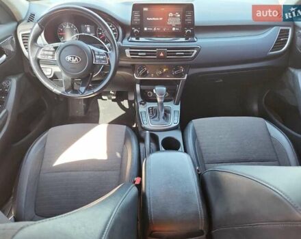 Киа Seltos 2020 в Черкассах на Automoto.ua Черный Киа Seltos, объемом двигателя 2 л и пробегом 128 тыс. км за 3800 $, фото 7 на Automoto.ua