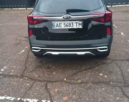 Черный Киа Seltos, объемом двигателя 2 л и пробегом 64 тыс. км за 17000 $, фото 4 на Automoto.ua