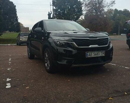 Черный Киа Seltos, объемом двигателя 2 л и пробегом 64 тыс. км за 17000 $, фото 1 на Automoto.ua