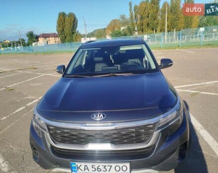 Серый Киа Seltos, объемом двигателя 2 л и пробегом 53 тыс. км за 17900 $, фото 4 на Automoto.ua