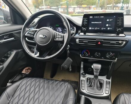Серый Киа Seltos, объемом двигателя 2 л и пробегом 56 тыс. км за 16999 $, фото 9 на Automoto.ua