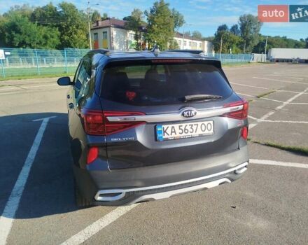 Серый Киа Seltos, объемом двигателя 2 л и пробегом 53 тыс. км за 17900 $, фото 7 на Automoto.ua