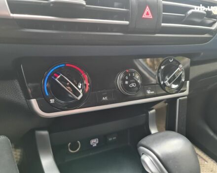 Серый Киа Seltos, объемом двигателя 2 л и пробегом 56 тыс. км за 16999 $, фото 12 на Automoto.ua