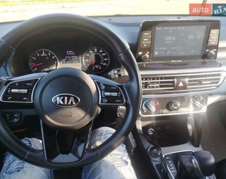 Серый Киа Seltos, объемом двигателя 2 л и пробегом 53 тыс. км за 17900 $, фото 2 на Automoto.ua