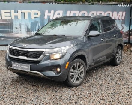 Серый Киа Seltos, объемом двигателя 2 л и пробегом 56 тыс. км за 16999 $, фото 1 на Automoto.ua