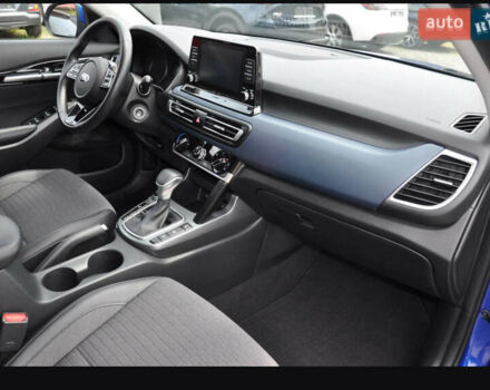 Синий Киа Seltos, объемом двигателя 2 л и пробегом 49 тыс. км за 18500 $, фото 5 на Automoto.ua