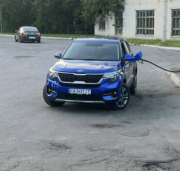 Синий Киа Seltos, объемом двигателя 2 л и пробегом 49 тыс. км за 18500 $, фото 1 на Automoto.ua