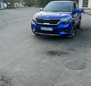 Синий Киа Seltos, объемом двигателя 2 л и пробегом 49 тыс. км за 18500 $, фото 1 на Automoto.ua