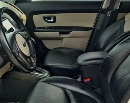 Белый Киа Soul, объемом двигателя 2 л и пробегом 87 тыс. км за 7300 $, фото 7 на Automoto.ua