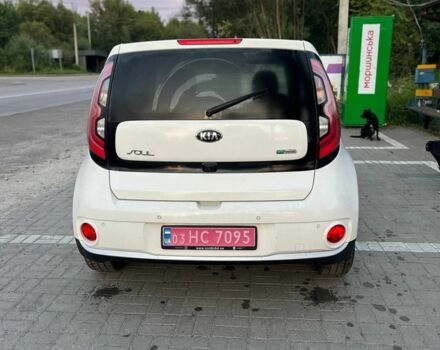 Белый Киа Soul, объемом двигателя 0 л и пробегом 114 тыс. км за 9800 $, фото 3 на Automoto.ua