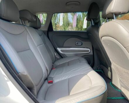 Белый Киа Soul, объемом двигателя 2.7 л и пробегом 94 тыс. км за 6400 $, фото 17 на Automoto.ua