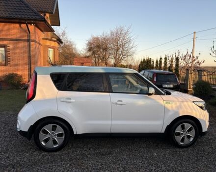 Белый Киа Soul, объемом двигателя 0 л и пробегом 151 тыс. км за 5900 $, фото 3 на Automoto.ua
